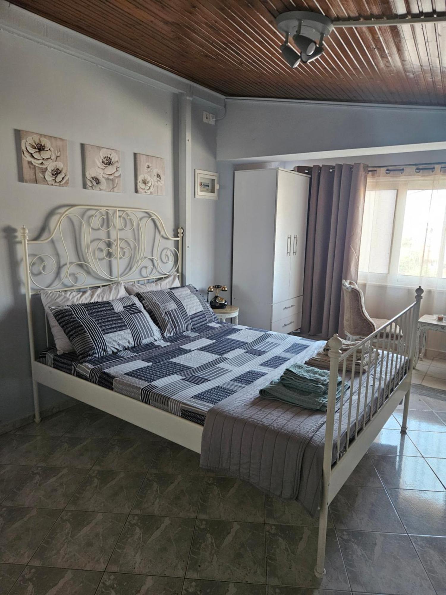 Με Θέα Το Κάστρο Apartment นาฟปาคตอส ภายนอก รูปภาพ